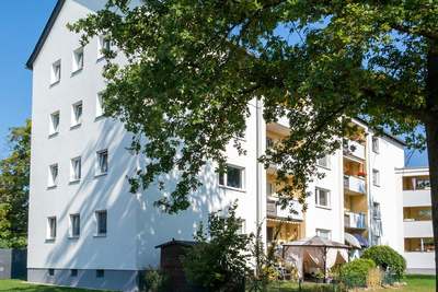 1. Grundmiete geschenkt! 3 Zimmer, Balkon u. Tageslichtbad · frei ab sofort