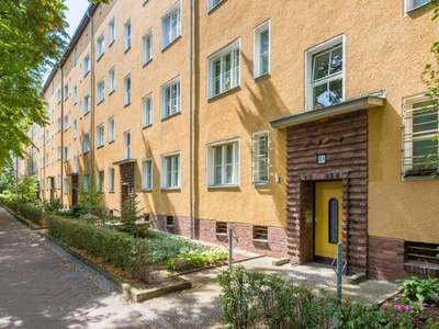 Sanierte 2-Zimmerwohnung mit modernem Tageslichtbad und Vinylboden!