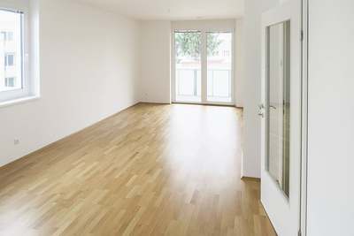 Knapp 80m² große 3-Zimmerwohnung mit südseitiger Loggia · Top 4