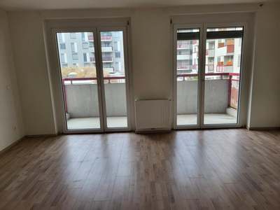 großzügige 2-Zimmer-Wohnung mit Balkon/Loggia