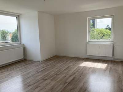 Wohlfühlwohnung mit Badewanne und viel Tageslicht
