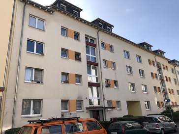 Gut geschnittene 2-Zimmer-Wohnung mit Balkon in zentraler Lage zu vermieten!