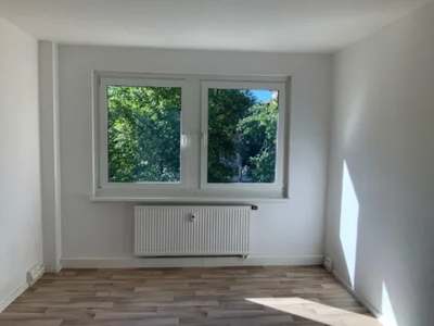 Frisch sanierte 3-Raumwohnung in Mockau mit Balkon und ebenerdiger Dusche · frei ab 01.12.2026