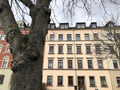Große 2-Raum-Wohnung mit Tageslichtbad