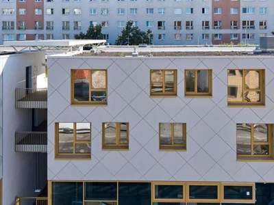 Ankommen u. genießen: 4-Zimmer-Wohnung mit Dachterrasse in Mitte