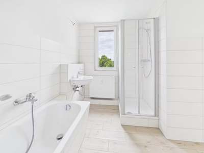 Erstbezug: 2-Zimmer mit großem Bad mit Wanne + Dusche nähe Zeisigwald!