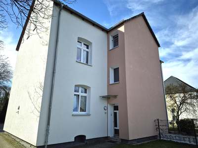 Wohnglück komplett renovierte 3-Z-DG-Whg. mit eigenem Garten