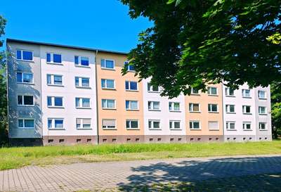 3-Raumwohnung mit Tageslichtbad und Balkon im WK III · WK 3