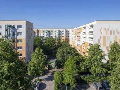 Für die Anmietung der Wohnung ist ein WBS bis 160 für einen 3 Personenhaushalt oder die Zugangsvorau