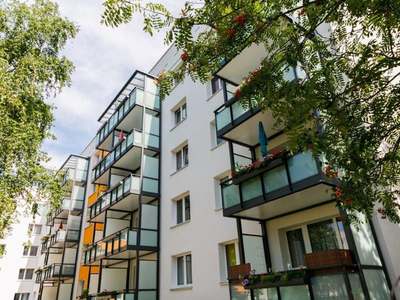 Gemütliche 3-Raumwohnung mit großem Balkon sucht neue Mieter*innen!