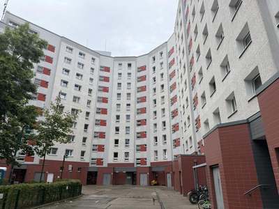 3-Zimmer-Wohnung in Mitte mit Balkon