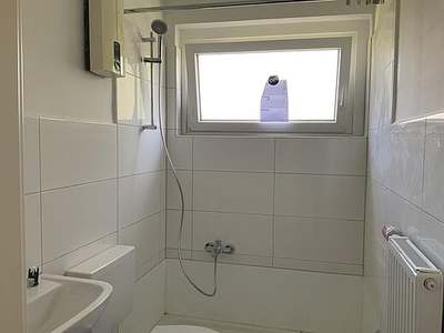 3-Zimmer-Wohnung in Kamen Mitte - Dusche - Bad mit Fenster - Laminat NEU