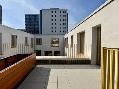 Family Apartment mit 4-Zimmern und Dachterrasse in Mitte
