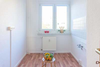 Nahe Parkanlage gelegene 2-Raum-Wohnung mit Balkon · frei ab 01.11.2026