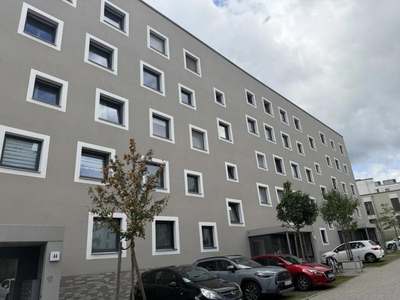 Elegantes Wohnen in Hakenfelde: Lichtdurchflutete 2-Zimmer-Wohnung mit Aufzug