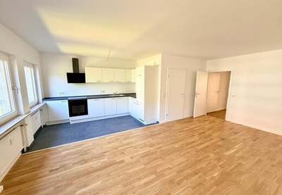 Umzugsbonus! 1. Monat kaltmietfrei - - Mit neuer EBK: Lichtdurchflutete 2-Zimmer-Wohnung