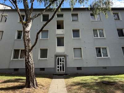 Gelegenheit: renovierte 2-Zimmer-Stadtwohnung im Erdgeschoss