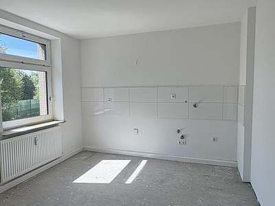 Tageslichtbad in geräumiger 2-Zimmer-Wohnung mit WBS in Dortmund Husen