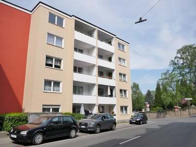 Renovierte Wohnung mit WBS · frei ab 01.07.2026