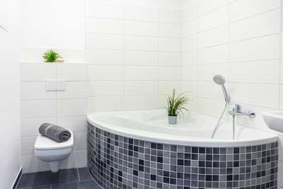 Attraktive 2-Raum-Wohnung mit Eckbadewanne · frei ab 01.12.2026