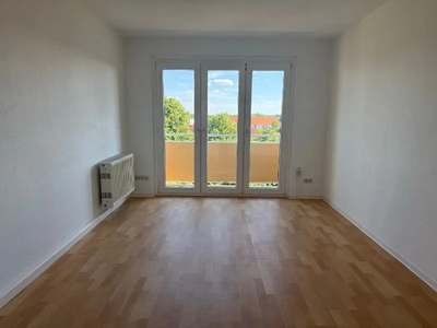 3-Raum-Wohnung mit Balkon · Dessau-Süd · Verfügbarkeit: sofort