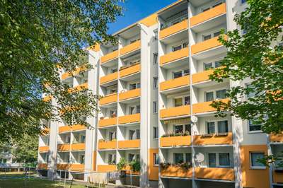 Balkonwohnung mit offener Küche · frei ab 16.10.2026
