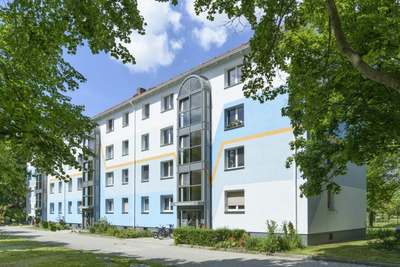 bezugsfertige 6-Raumwohnung mit großem Bad, Dusche, Badewanne & großer Küche in der Altstadt · sofort beziehbar