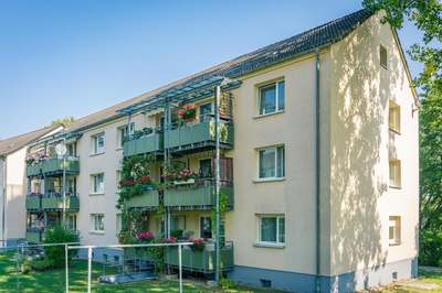 Balkonwohnung in ruhiger Seitenstraße