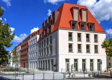 Erstbezug — ausgezeichnete Lage — 2 Raumwohnung mit Balkon
