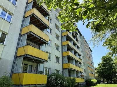 3-Raum-Wohnung in zentraler Lage mit Balkon · frei ab 01.12.2026