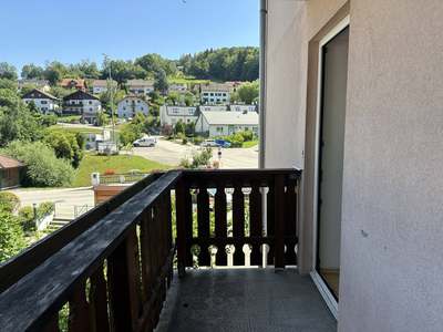 3 Zimmerwohnung mit Balkon · Top 2