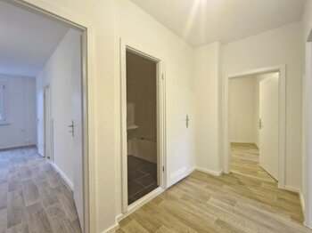 4-Zimmer-Wohnung mit besonderem Schnitt und Abs...