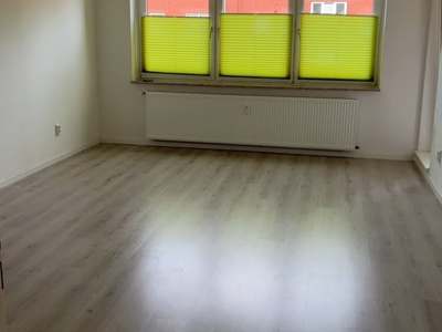 Wohnen - 02. OG - rechts - Zypressenstraße 42