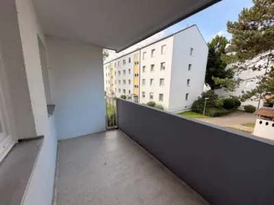 2-Zimmer-Wohnung mit großem Balkon · frei ab 01.10.2026