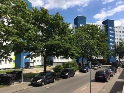 Gut geschnittene 3,5-Zimmer-Wohnung mit Balkon
