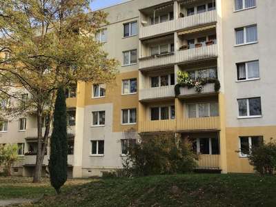 WG-gerechte Wohnung mit Balkon!