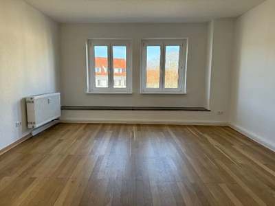 sanierte 2-Raum-Wohnung mit Balkon · Dessau-Innenstadt/Mitte · Verfügbarkeit: sofort