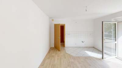Große Altbauwohnung mit Balkon · frei ab 01.11.2026