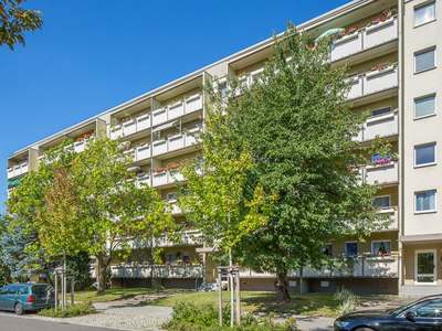 Schöne 3-Zimmerwohnung in oberster Etage mit Balkon, Bad mit Dusche!