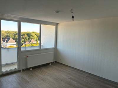 Helle und freundliche 3-Zimmer-Wohnung in zentraler Lage - frisch renoviert