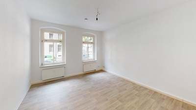3-Raum-Altbauwohnung im Erdgeschoss · frei ab 01.11.2026