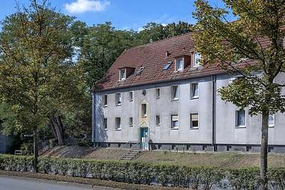 Gemütliche 2-Zimmer-Etagenwohnung in Herne  mit Bodenbelag und Wannenbad