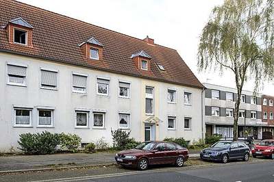 Tapezierte 3 Zimmer mit Wannenbad
