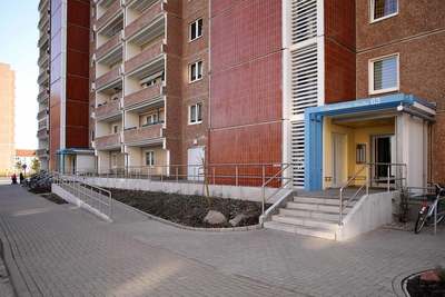Beste Aussichten in zentraler Lage! · 10. Etage · Genossenschaft · Genossenschaftsanteile: 1.120,00 € · Eintrittsgeld: 50,00 € · frei ab 01.11.2026