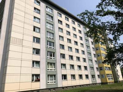 Große 3-Raum-Wohnung mit Wintergarten