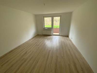 Bezugsfertig: großzügige 3-Zimmer-Wohnung mit Balkon in Plettenberg