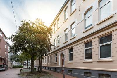 Erstbezug! Modernisierte 4-Zimmer-Wohnung mit Balkon und Dusche in Bremerhaven-Lehe! · Genossenschaft – Mitgliedschaft erforderlich · Genossenschaftsanteile 1.860,00 €