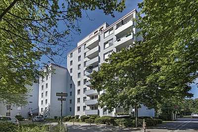 Ab Sofort! 3-Zimmer-Wohnung mit Balkon und modernem Badezimmer in Neuss Erfttal