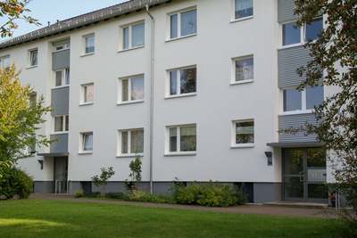 Fallersleben – 3 Zimmer mit Loggia · frei ab sofort