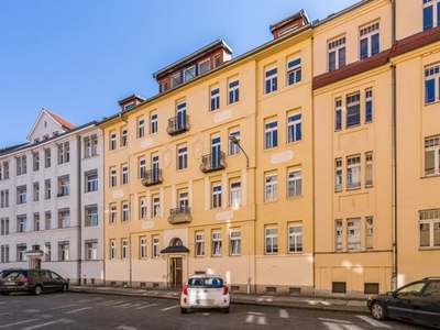 Traumhafte DG-Wohnung mit Balkon